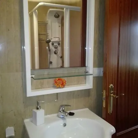 Luxury Apartment *